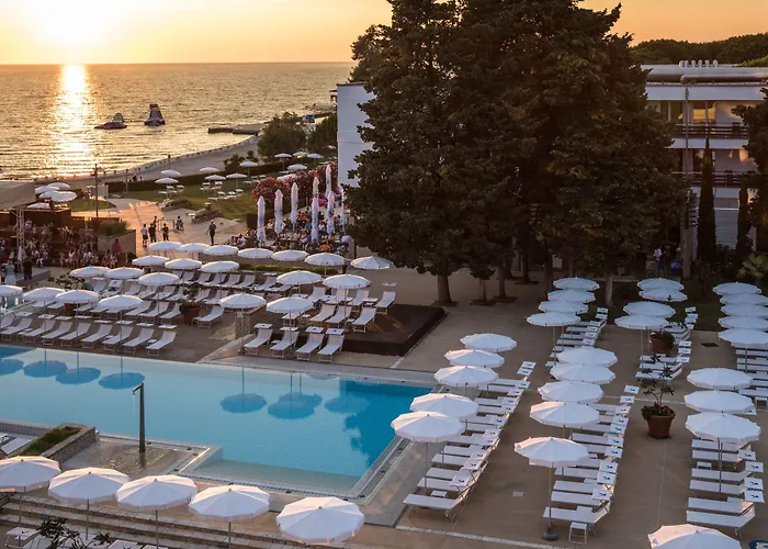 Falkensteiner Club Funimation Borik מלון זאדאר