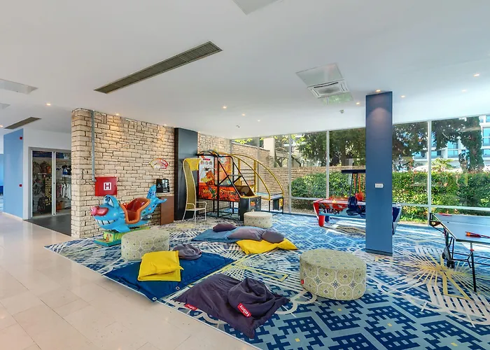 Отель Falkensteiner Club Funimation Borik 4*