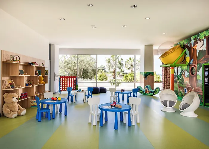 Falkensteiner Club Funimation Borik מלון 4*