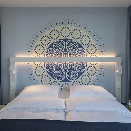 ファルケンシュタイナー クラブ フニメーション ボリック 4*